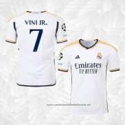 1º Camisola Real Madrid Jogador Vini JR. 2023-2024